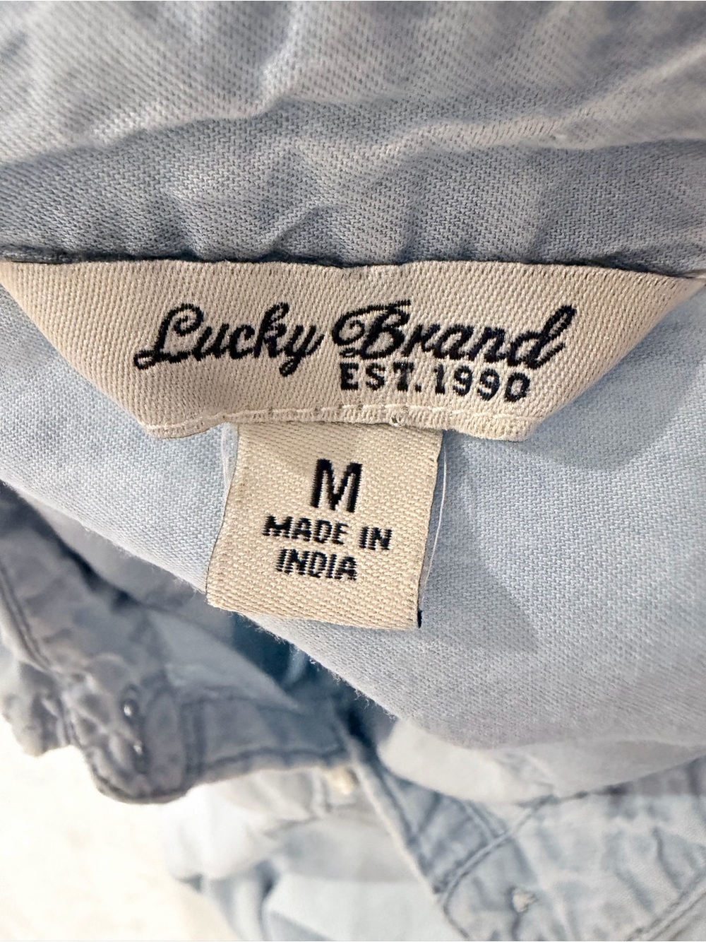 Lucky Brand Light Wash Chambray Popover Shirt Medium - Picture 2 of 8